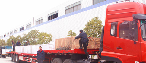 產品怎么運送，有自己的物流運輸團隊 還是和專業的物流公司合作？